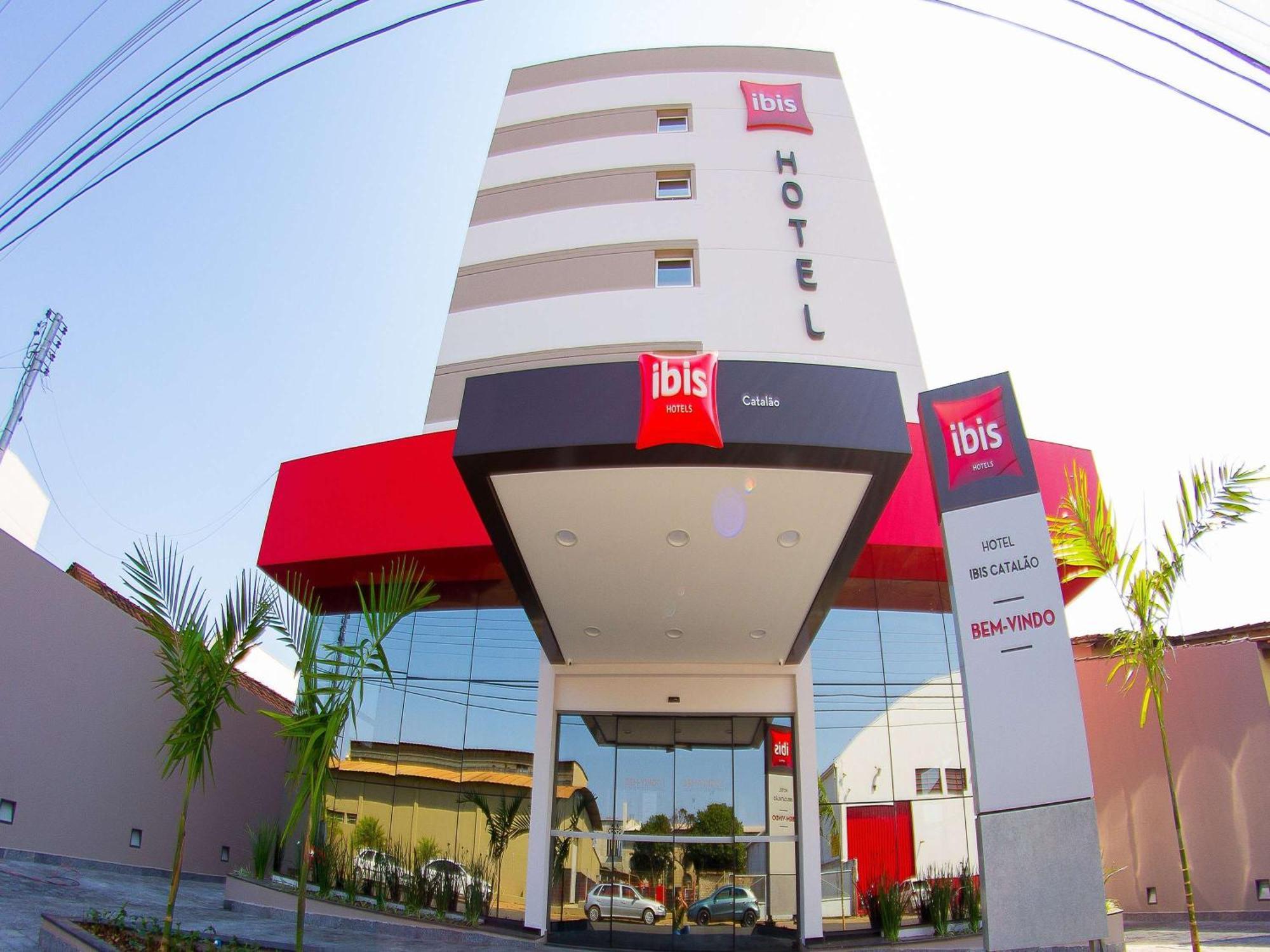Ibis Catalao Hotel Bagian luar foto