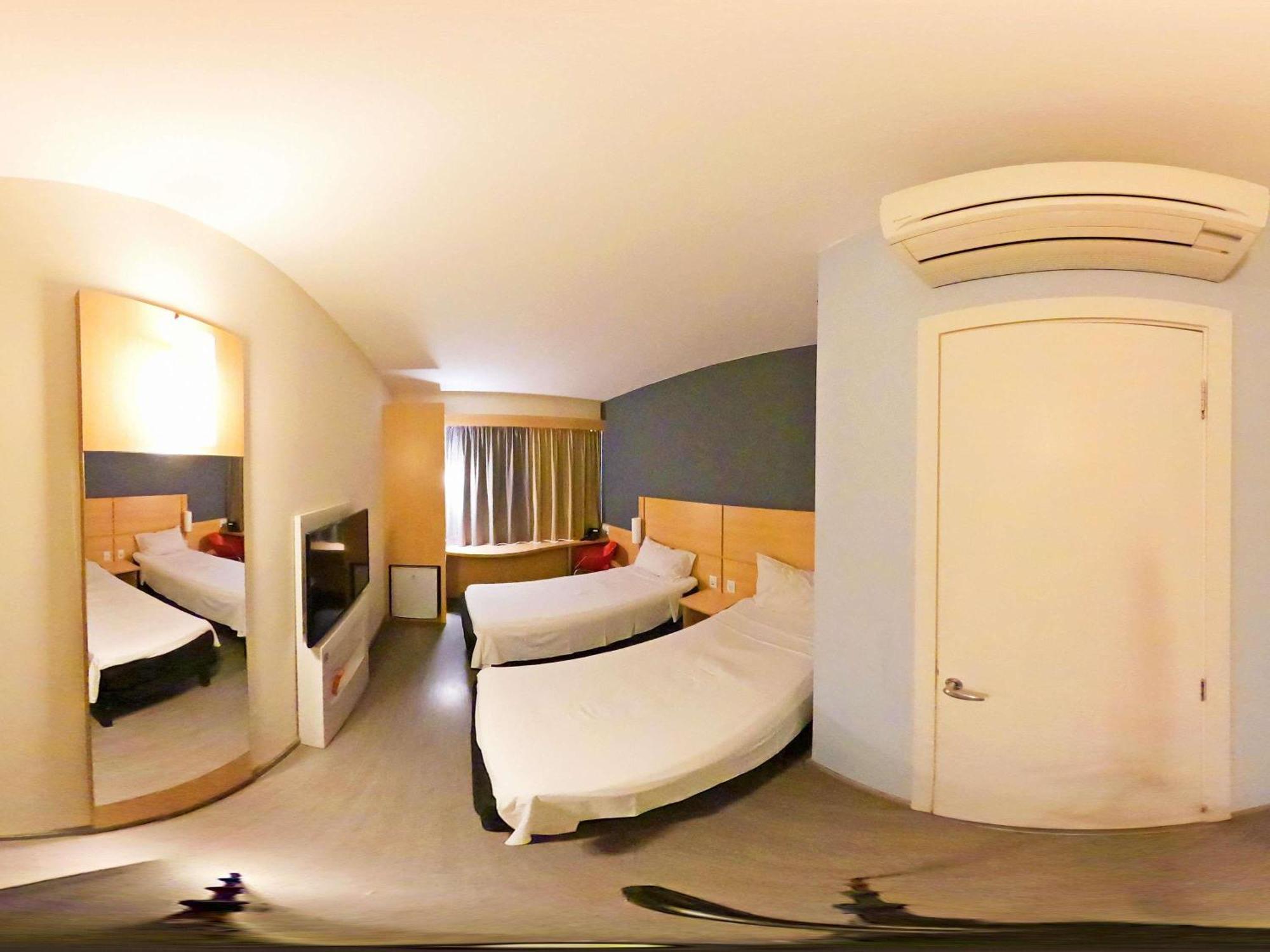 Ibis Catalao Hotel Bagian luar foto