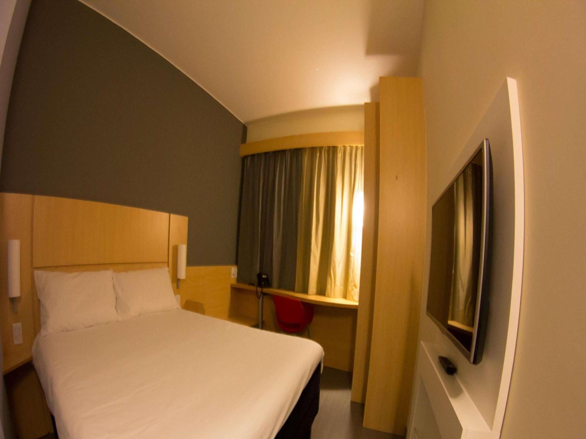 Ibis Catalao Hotel Bagian luar foto