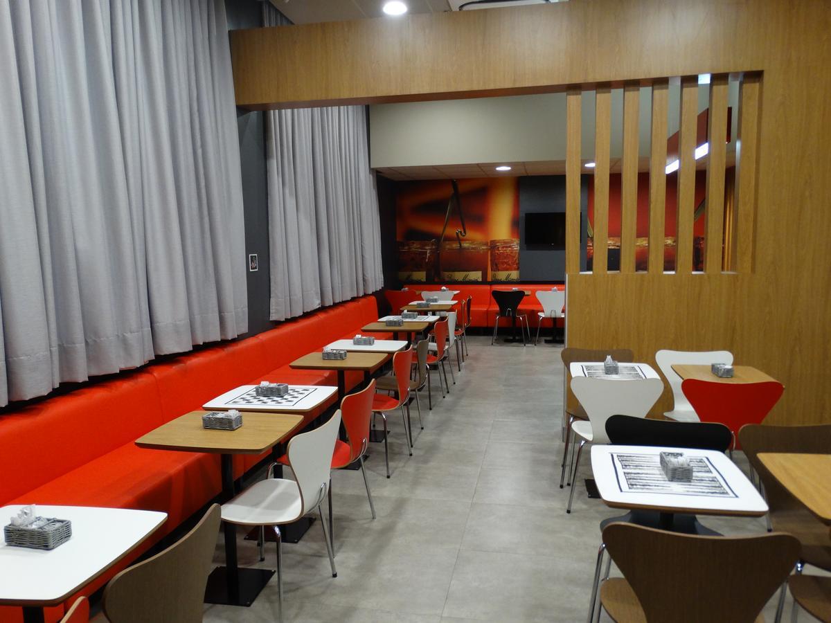 Ibis Catalao Hotel Bagian luar foto