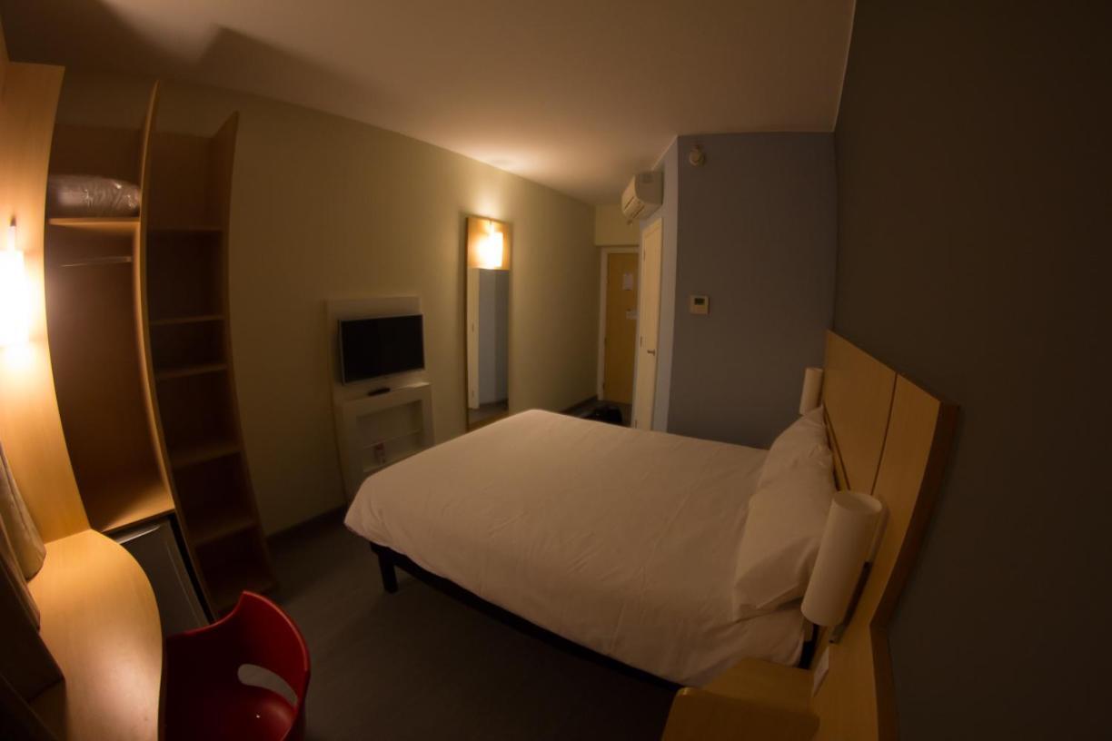 Ibis Catalao Hotel Bagian luar foto